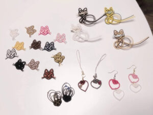 就労継続支援B型事業所ちゃんこりんのオリジナル猫アクセサリー