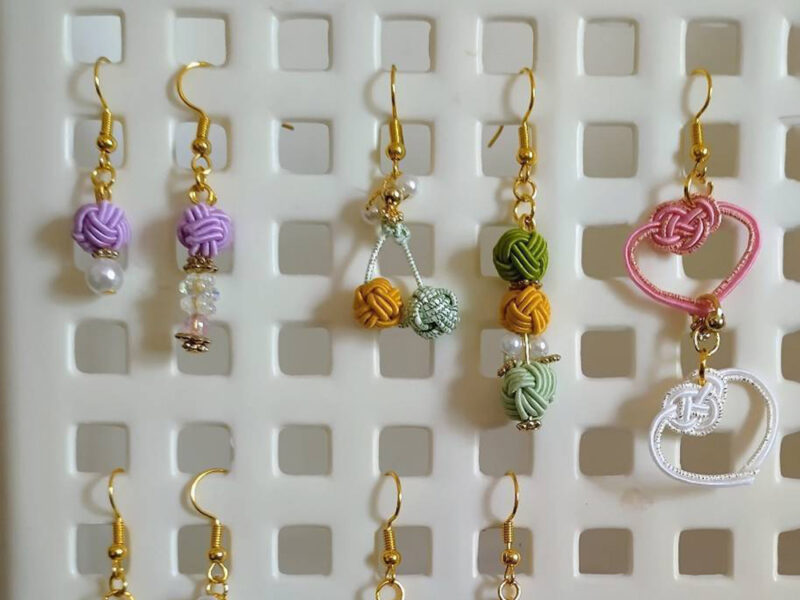 就労継続支援B型事業所ちゃんこりんのオリジナル水引で作った根付け