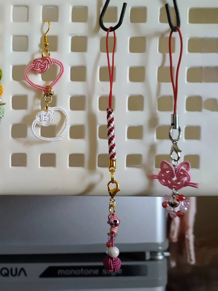 就労継続支援B型事業所ちゃんこりんのオリジナル猫の根付け